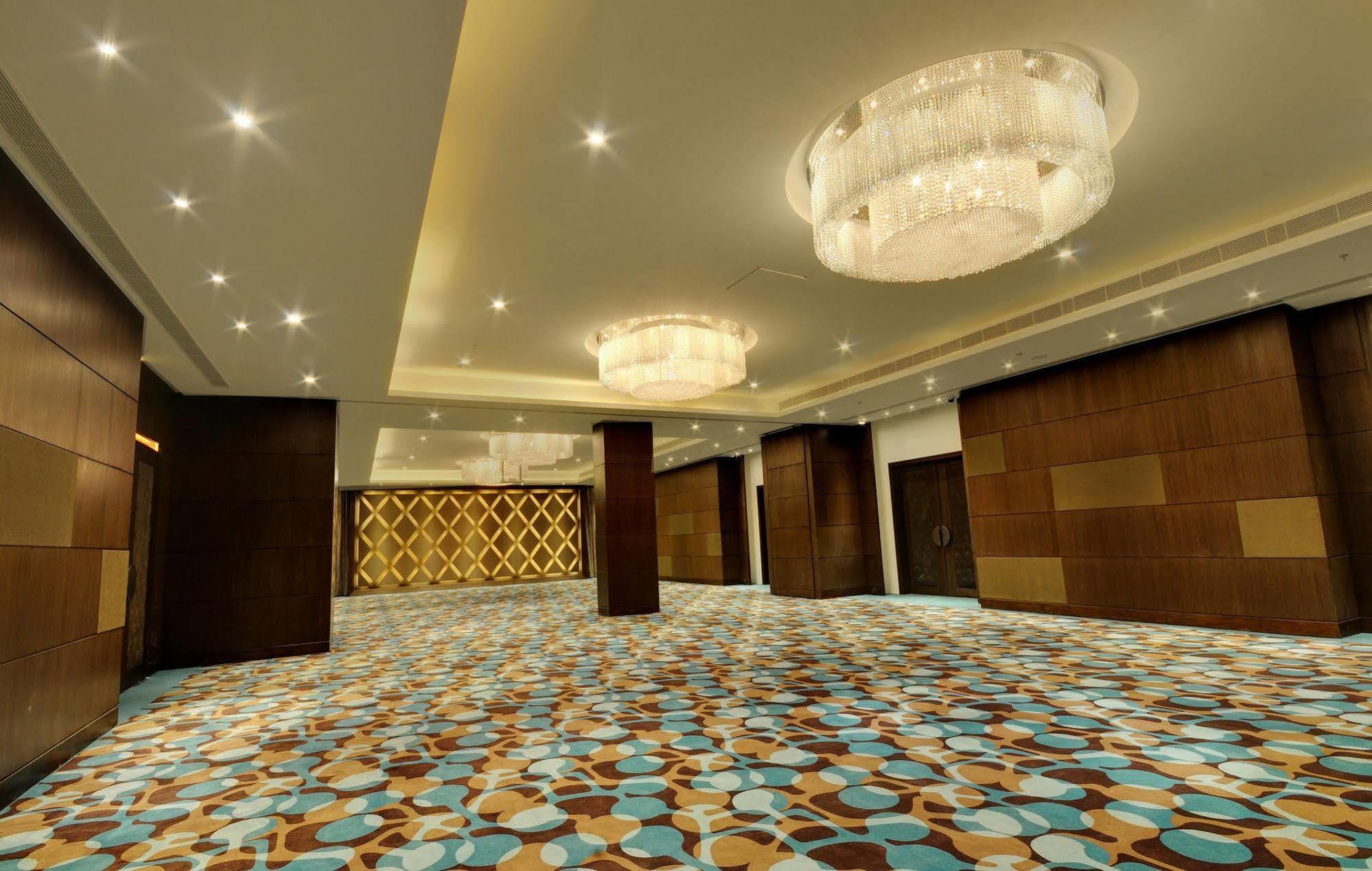 Hotel Platinum Rádzskot Kültér fotó