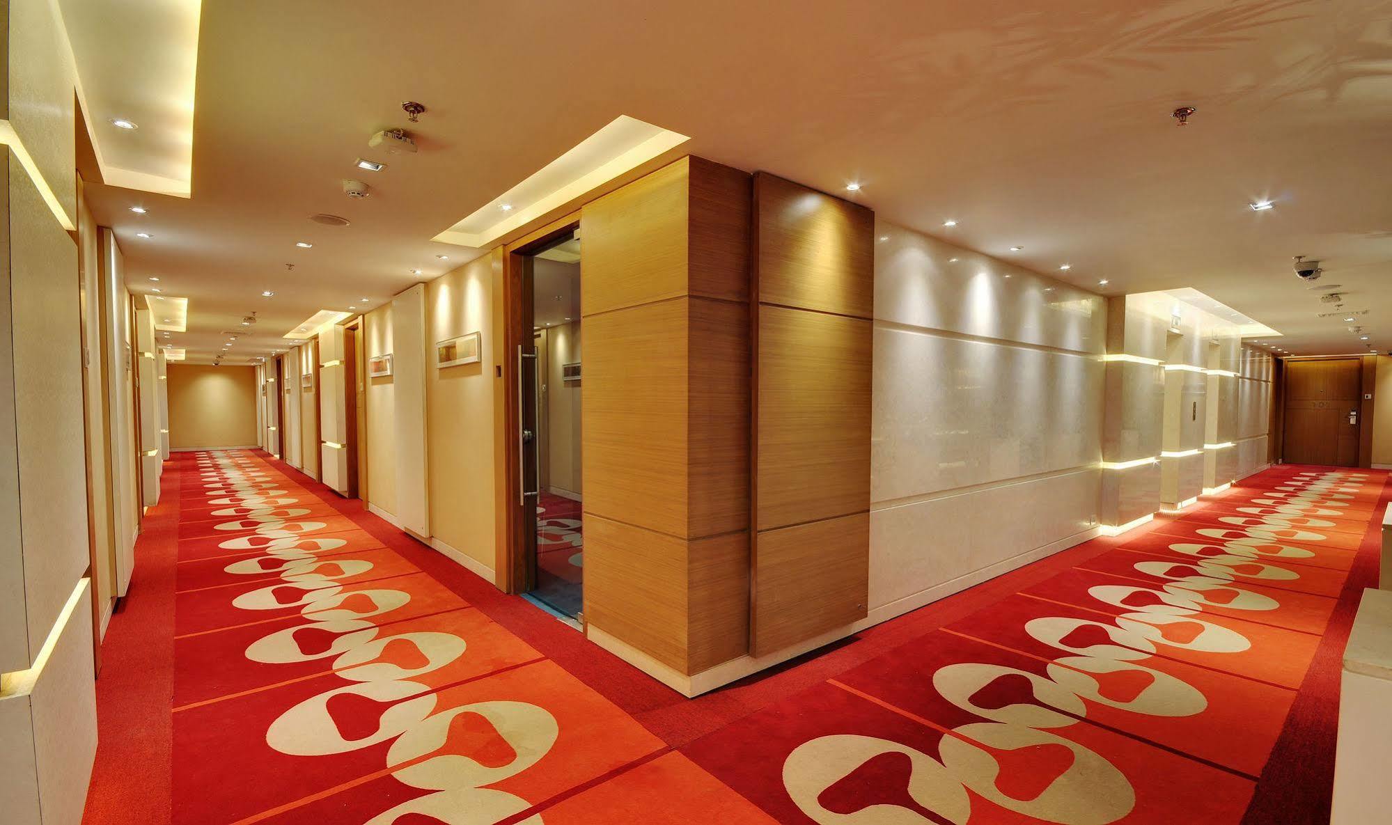 Hotel Platinum Rádzskot Kültér fotó