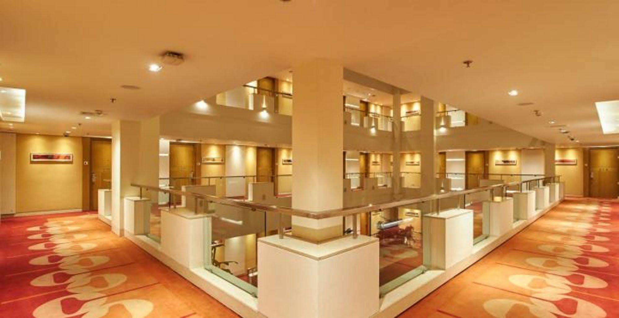 Hotel Platinum Rádzskot Kültér fotó