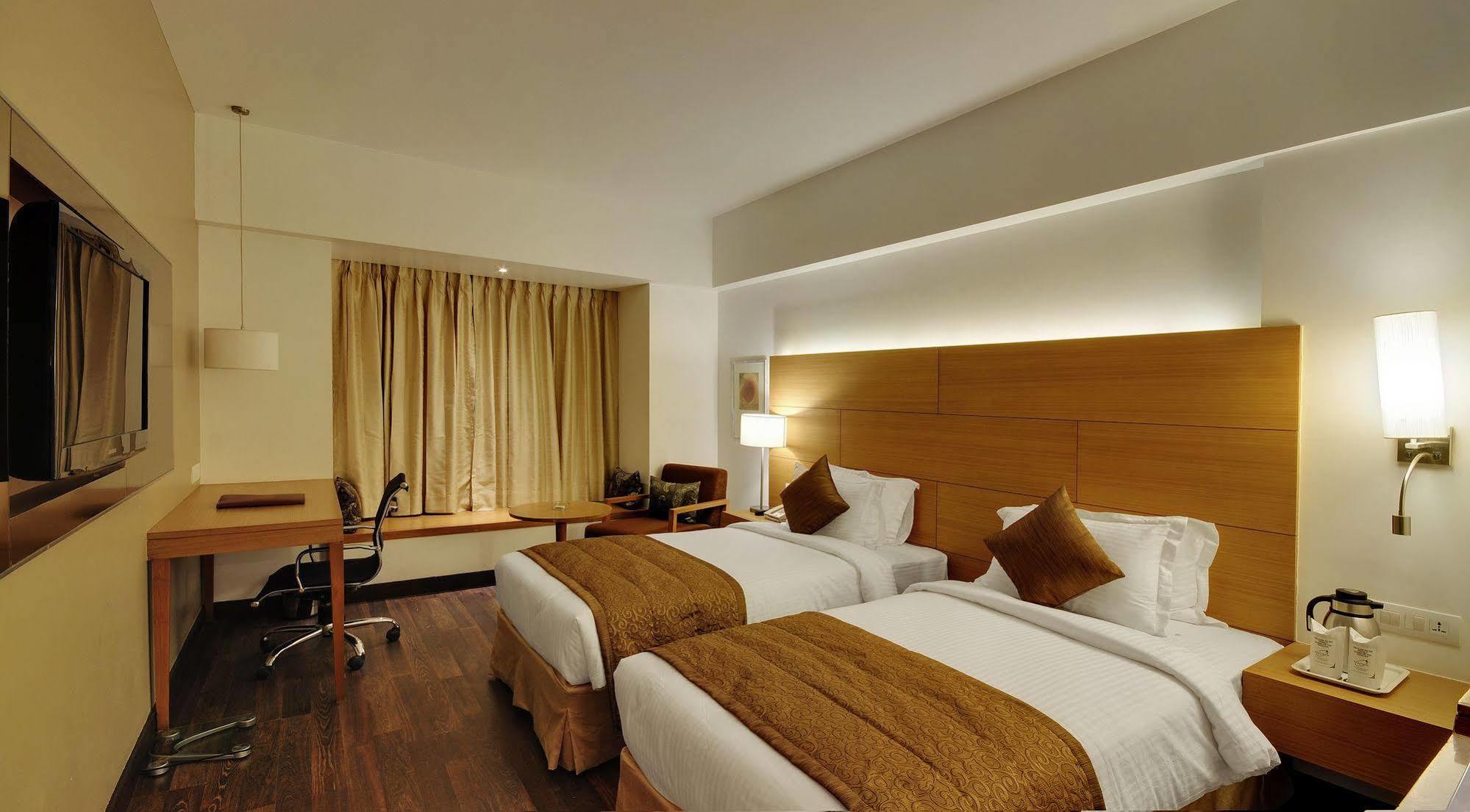 Hotel Platinum Rádzskot Kültér fotó