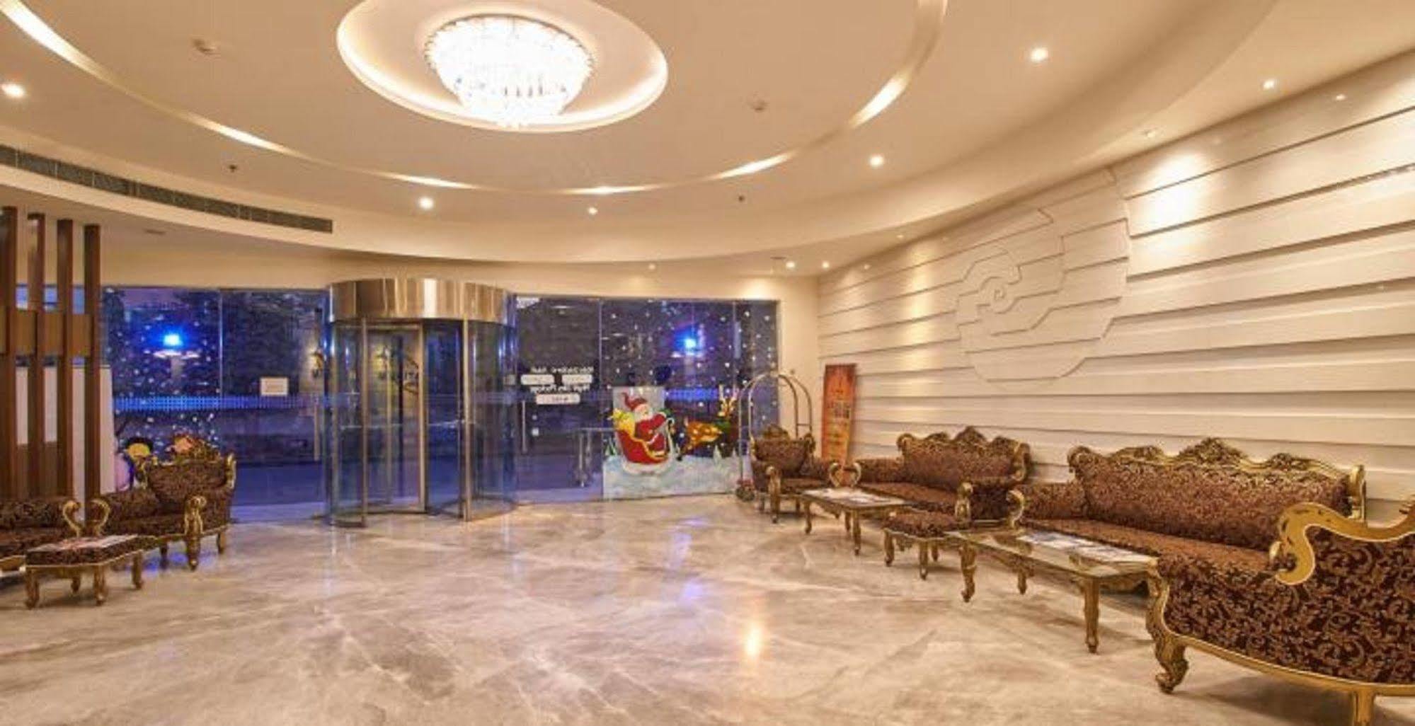 Hotel Platinum Rádzskot Kültér fotó
