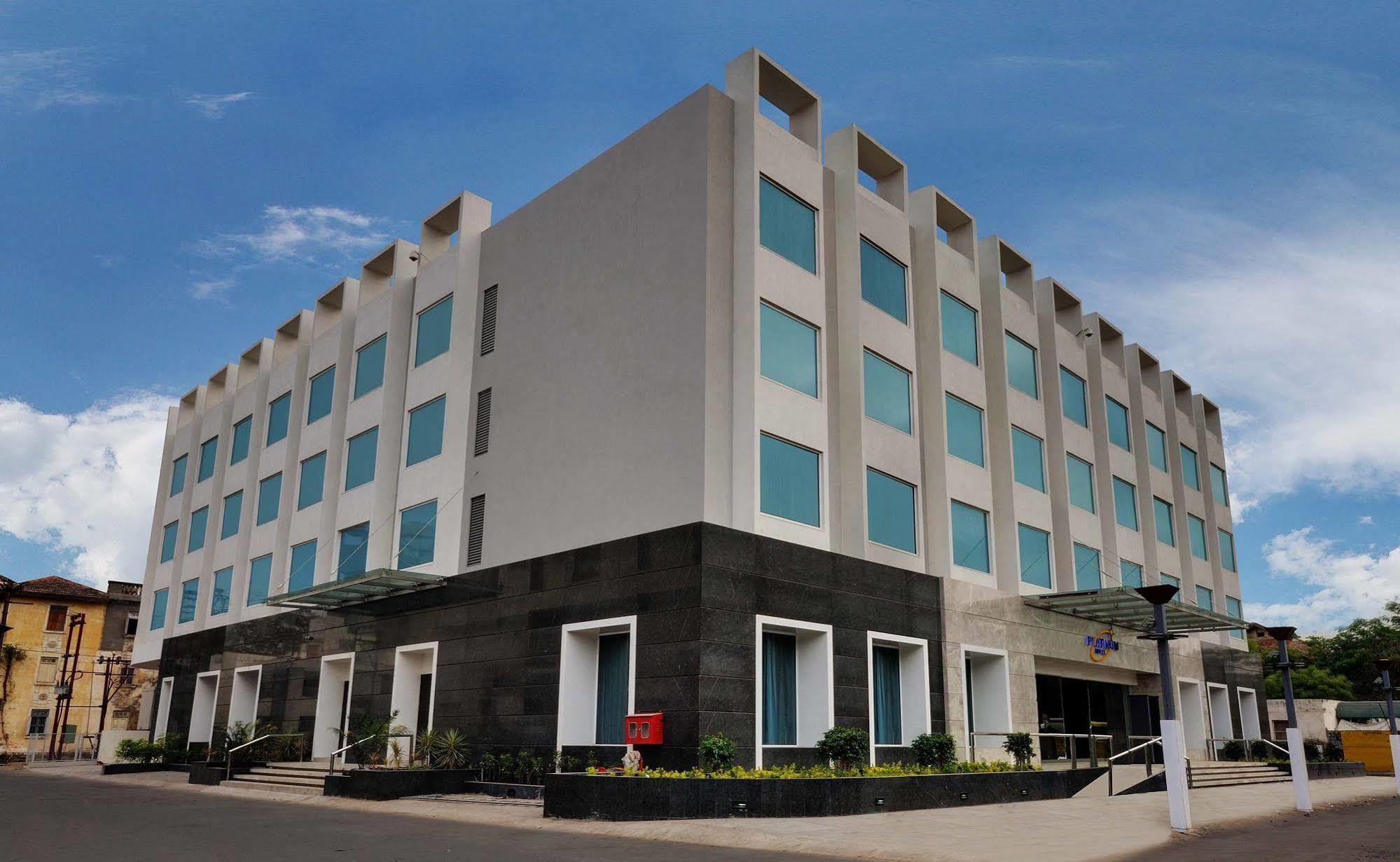 Hotel Platinum Rádzskot Kültér fotó
