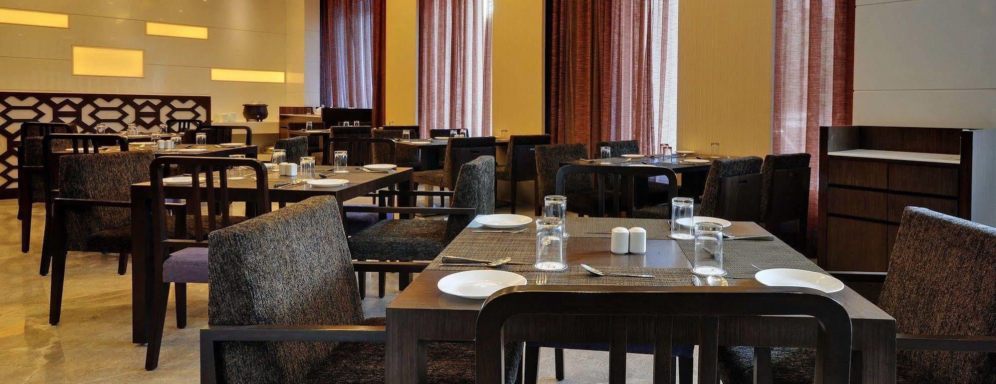 Hotel Platinum Rádzskot Kültér fotó